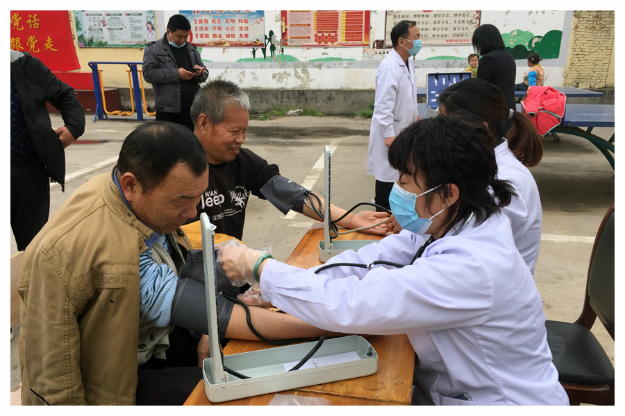 太阳成集团tyc122cc开展“学党史进社区我为群众办实事”活动