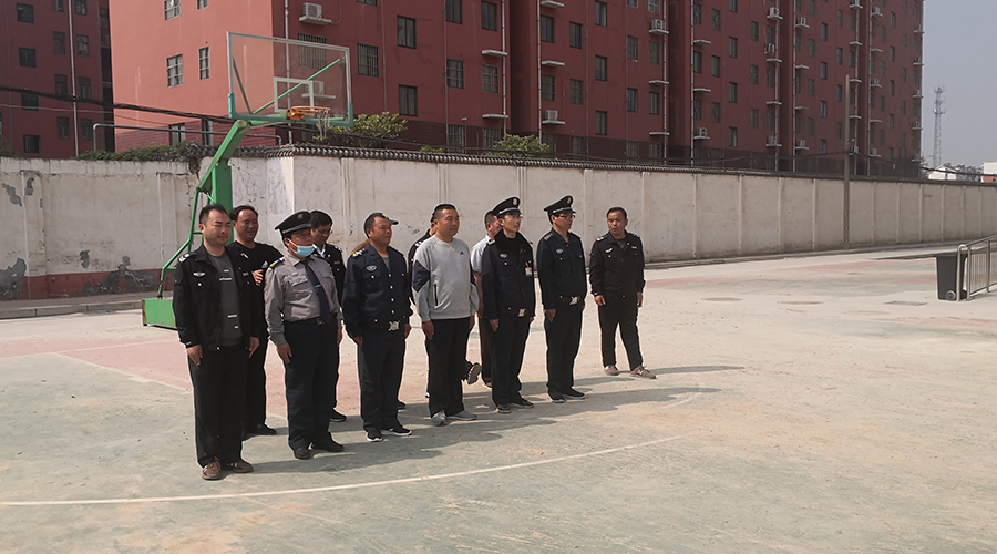 公司组织安保人员进行体能拉练活动