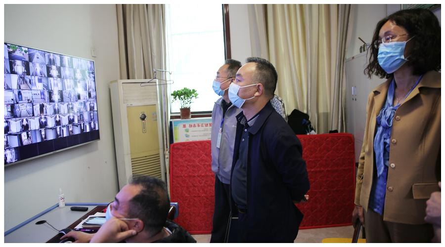 平顶山市教体局党组成员、市纪委监委驻市教体局纪检监察组组长陈晓辉一行莅临公司检查疫情防控工作