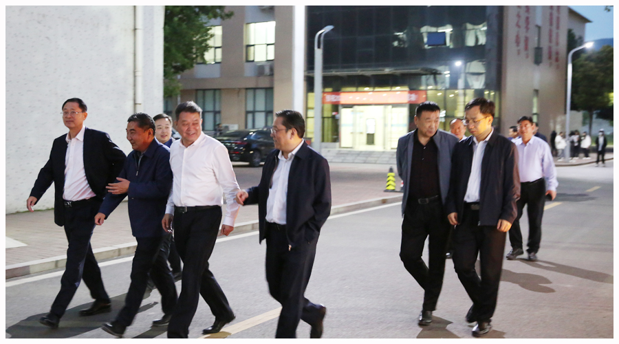 河南省教育厅一级巡视员陈垠亭、平顶山市市长李明俊莅临公司调研指导工作