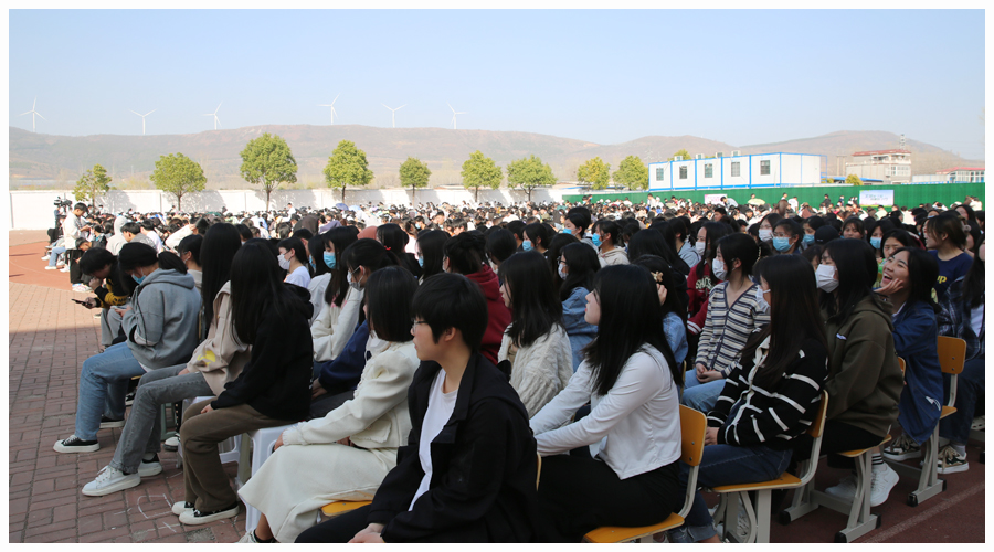 太阳成集团tyc122cc开展法制教育讲座进校园活动