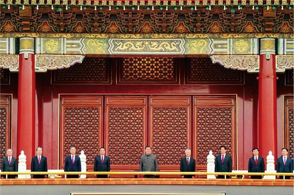 习近平:在庆祝中国共产党成立100周年大会上的讲话 来源:《求是》2021年07月15日 在庆祝中国共产党 成立100周年大会上的讲话 (2021年7月1日) 习近平 {xunruicms_img_title} 2021年7月1日,庆祝中国共产党成立100周年大会在北京天安门广场隆重举行。中共中央总书记、国家主席、中央军委主席习近平发表重要讲话。新华社记者 谢环驰/摄 同志们,朋友们: 今天,在中国共产党历史上,在中华民族历史上,都是一个十分重大而庄严的日子。我们在这里隆重集会,同全党全 习近平:在庆祝中国共产党成立100周年大会上的讲话 来源:《求是》2021年07月15日 在庆祝中国共产党 成立100周年大会上的讲话 (2021年7月1日) 习近平 {xunruicms_img_title} 2021年7月1日,庆祝中国共产党成立100周年大会在北京天安门广场隆重举行。中共中央总书记、国家主席、中央军委主席习近平发表重要讲话。新华社记者 谢环驰/摄 同志们,朋友们: 今天,在中国共产党历史上,在中华民族历史上,都是一个十分重大而庄严的日子。我们在这里隆重集会,同全党全