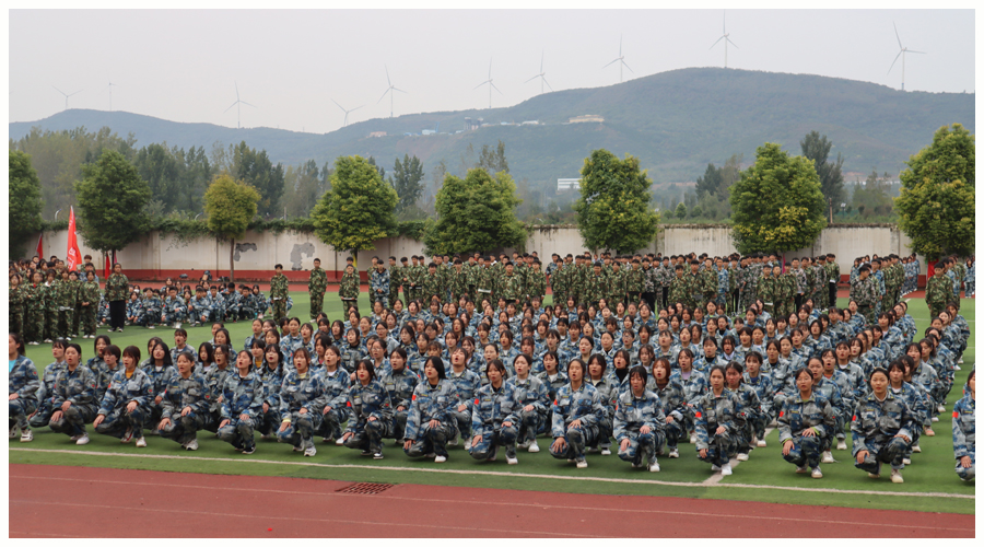 太阳成集团tyc122cc2021级新生军训汇演完美落幕