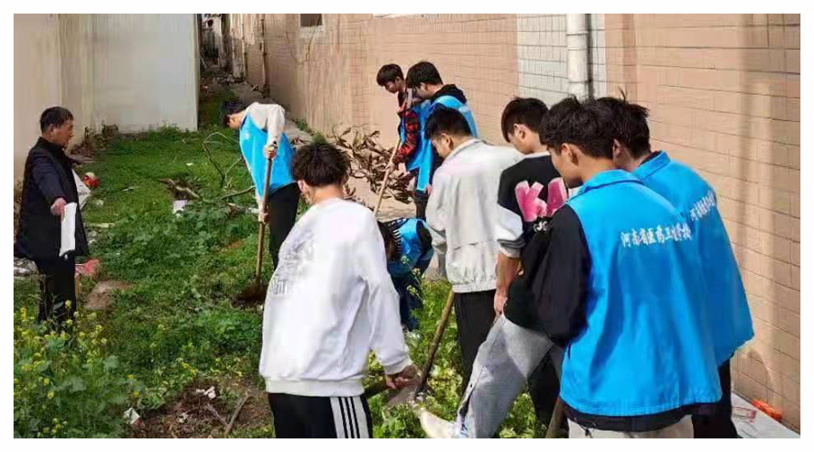 崇尚劳动 美化校园