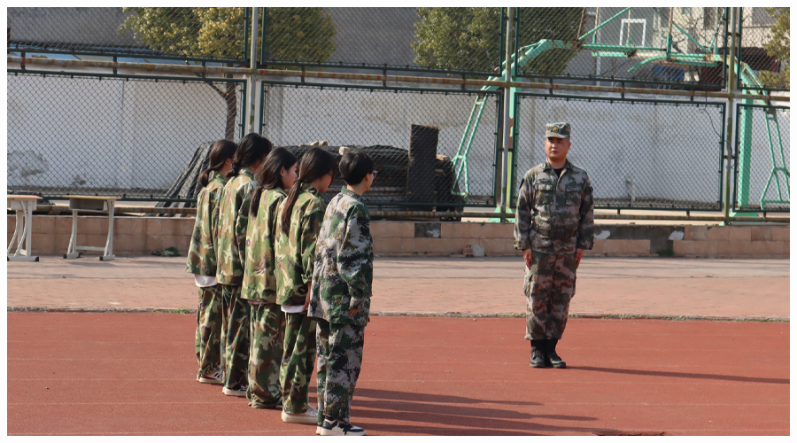 英姿飒爽 青春飞扬 英姿飒爽 青春飞扬