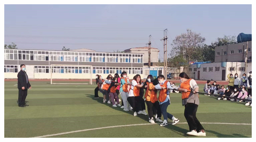 太阳成集团tyc122cc举办第九届春季运动会拔河比赛