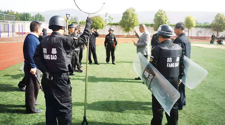 开展校园反恐防暴应急演练 筑牢师生安全防线