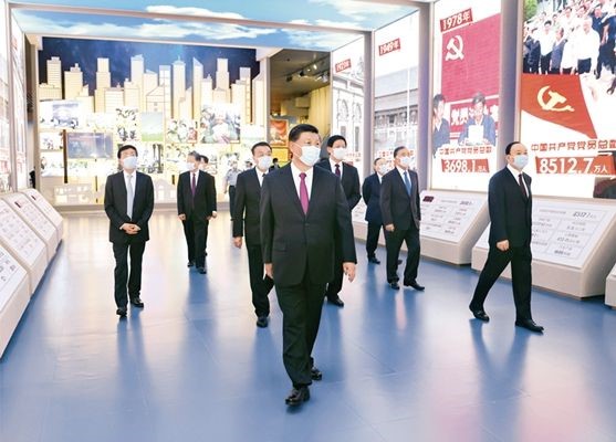 习近平:在庆祝中国共产党成立100周年大会上的讲话 来源:《求是》2021年07月15日 在庆祝中国共产党 成立100周年大会上的讲话 (2021年7月1日) 习近平 {xunruicms_img_title} 2021年7月1日,庆祝中国共产党成立100周年大会在北京天安门广场隆重举行。中共中央总书记、国家主席、中央军委主席习近平发表重要讲话。新华社记者 谢环驰/摄 同志们,朋友们: 今天,在中国共产党历史上,在中华民族历史上,都是一个十分重大而庄严的日子。我们在这里隆重集会,同全党全 习近平:在庆祝中国共产党成立100周年大会上的讲话 来源:《求是》2021年07月15日 在庆祝中国共产党 成立100周年大会上的讲话 (2021年7月1日) 习近平 {xunruicms_img_title} 2021年7月1日,庆祝中国共产党成立100周年大会在北京天安门广场隆重举行。中共中央总书记、国家主席、中央军委主席习近平发表重要讲话。新华社记者 谢环驰/摄 同志们,朋友们: 今天,在中国共产党历史上,在中华民族历史上,都是一个十分重大而庄严的日子。我们在这里隆重集会,同全党全