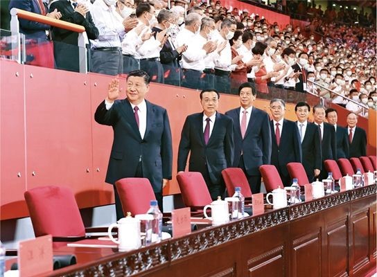 习近平:在庆祝中国共产党成立100周年大会上的讲话 来源:《求是》2021年07月15日 在庆祝中国共产党 成立100周年大会上的讲话 (2021年7月1日) 习近平 {xunruicms_img_title} 2021年7月1日,庆祝中国共产党成立100周年大会在北京天安门广场隆重举行。中共中央总书记、国家主席、中央军委主席习近平发表重要讲话。新华社记者 谢环驰/摄 同志们,朋友们: 今天,在中国共产党历史上,在中华民族历史上,都是一个十分重大而庄严的日子。我们在这里隆重集会,同全党全 习近平:在庆祝中国共产党成立100周年大会上的讲话 来源:《求是》2021年07月15日 在庆祝中国共产党 成立100周年大会上的讲话 (2021年7月1日) 习近平 {xunruicms_img_title} 2021年7月1日,庆祝中国共产党成立100周年大会在北京天安门广场隆重举行。中共中央总书记、国家主席、中央军委主席习近平发表重要讲话。新华社记者 谢环驰/摄 同志们,朋友们: 今天,在中国共产党历史上,在中华民族历史上,都是一个十分重大而庄严的日子。我们在这里隆重集会,同全党全