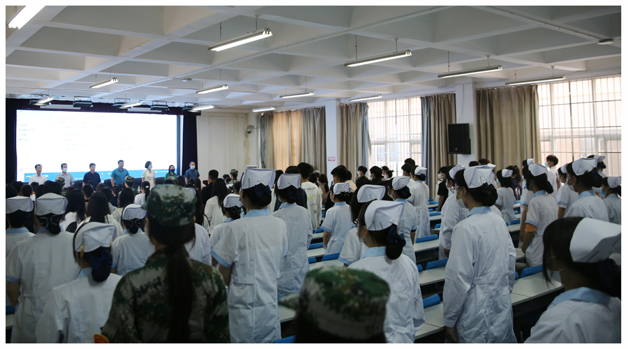 太阳成集团tyc122cc举行2022年秋季开学典礼暨2021-2022学年表彰大会