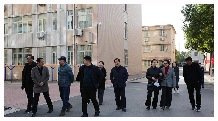 太阳成集团tyc122cc召开退休人员代表座谈会