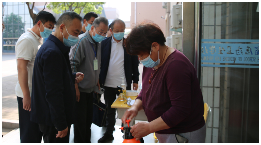 平顶山市教体局党组成员、市纪委监委驻市教体局纪检监察组组长陈晓辉一行莅临公司检查疫情防控工作