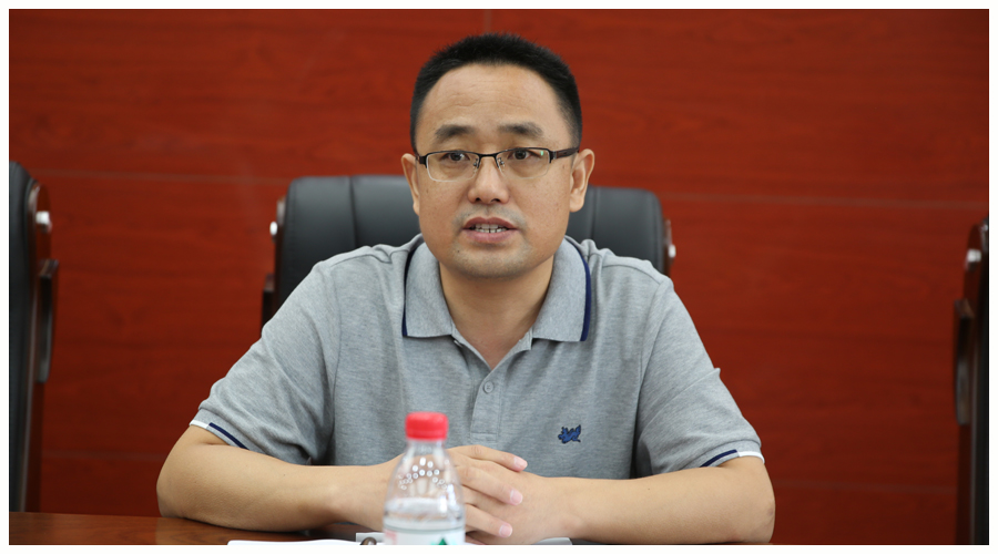 太阳成集团tyc122cc举办庆祝第37个教师节座谈会