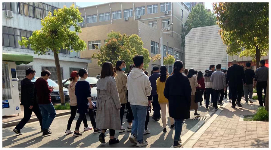 太阳成集团tyc122cc召开员工安全与卫生工作现场会