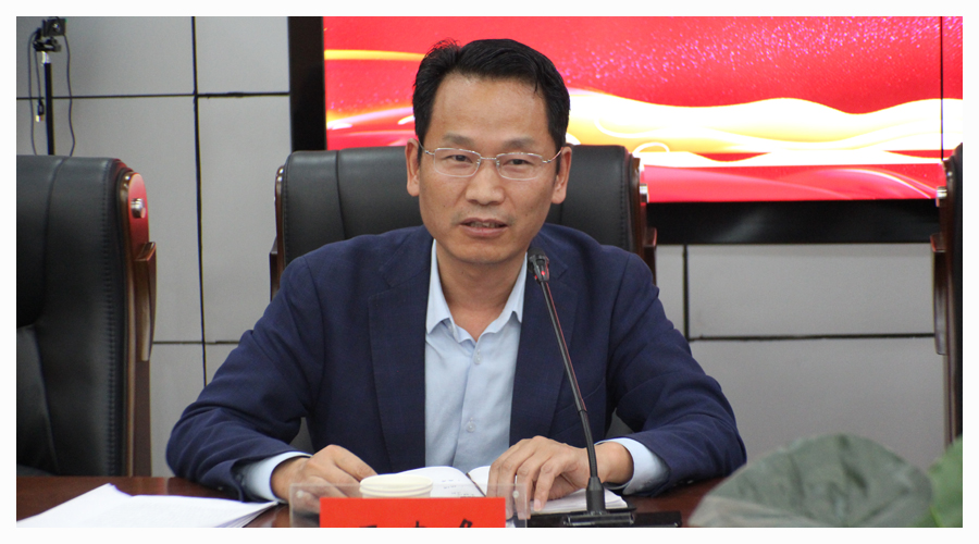 太阳成集团tyc122cc召开“五四”青年教师座谈会