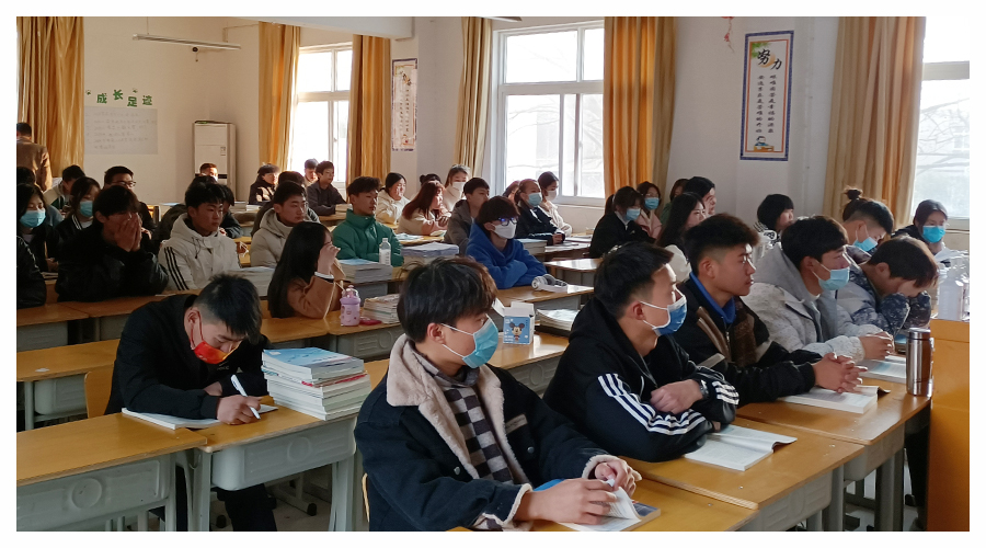 努力拼搏 一起向未来 ——董事长李进旭为全体同学讲授开学第一课