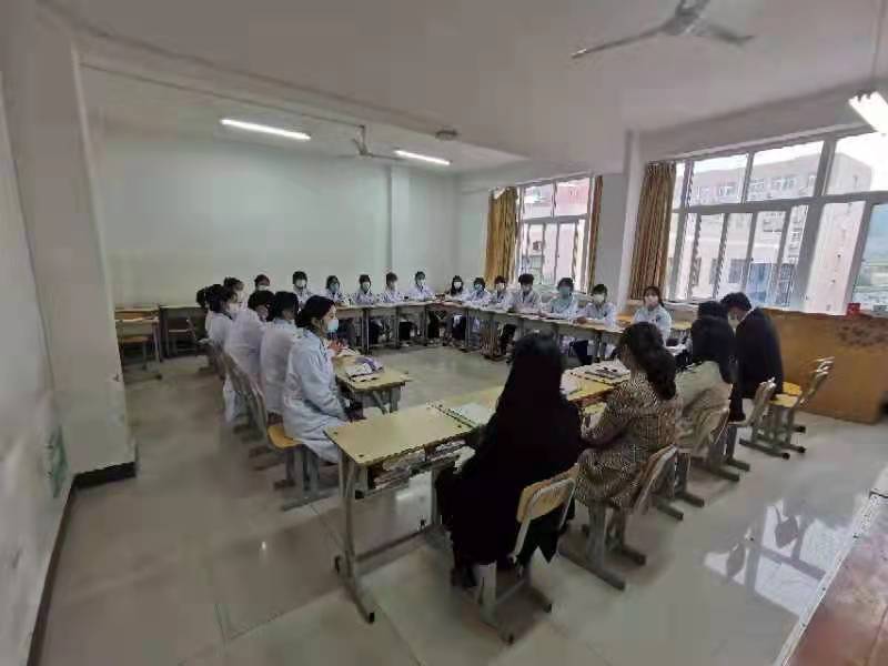 太阳成集团tyc122cc举办“青春战疫、微笑面对”青年团干座谈会