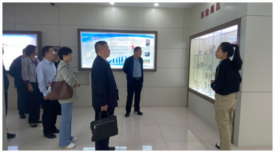 河南省教育厅资助工作绩效评价考核专家组莅临公司指导工作