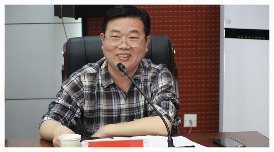 太阳成集团tyc122cc召开“五四”青年教师座谈会