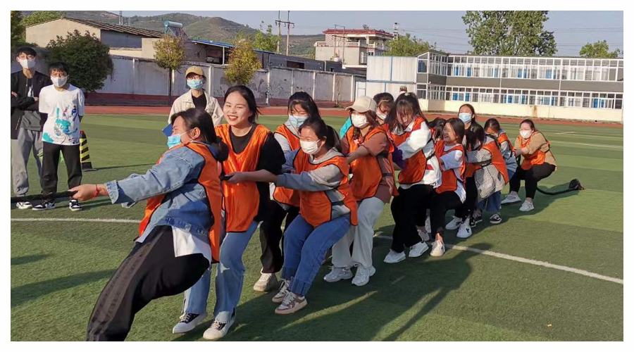 太阳成集团tyc122cc举办第九届春季运动会拔河比赛