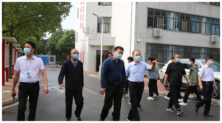 市教体局党组成员、副局长李俊峰莅临公司督导检查疫情防控及校园安全工作