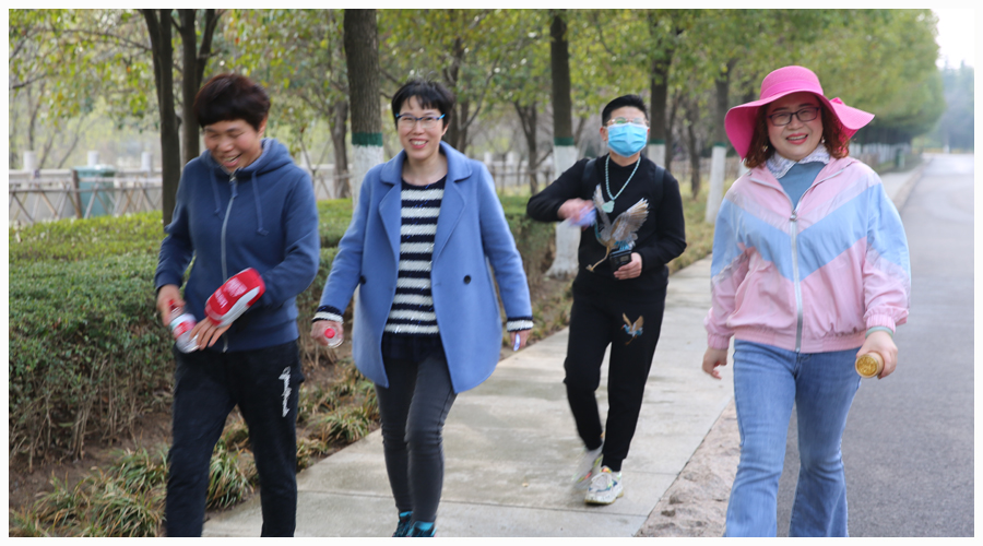 太阳成集团tyc122cc举办2021“拥抱春天，环湖健步走”活动