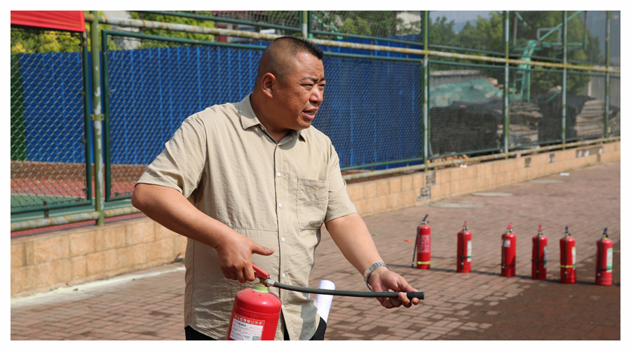 公司组织开展消防灭火实战演练