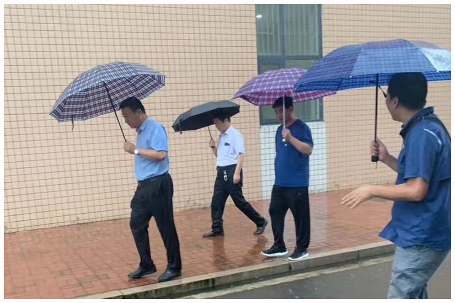 公司及时检查督导校园防汛安全工作