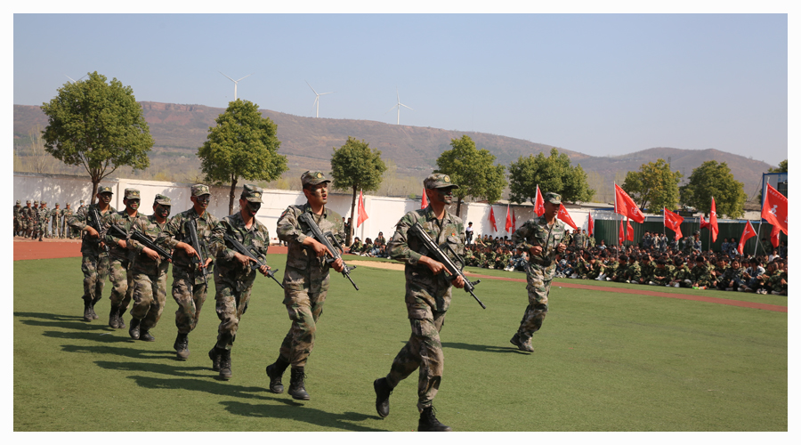 太阳成集团tyc122cc举行2022级员工军训汇报表演 太阳成集团tyc122cc举行2022级员工军训汇报表演