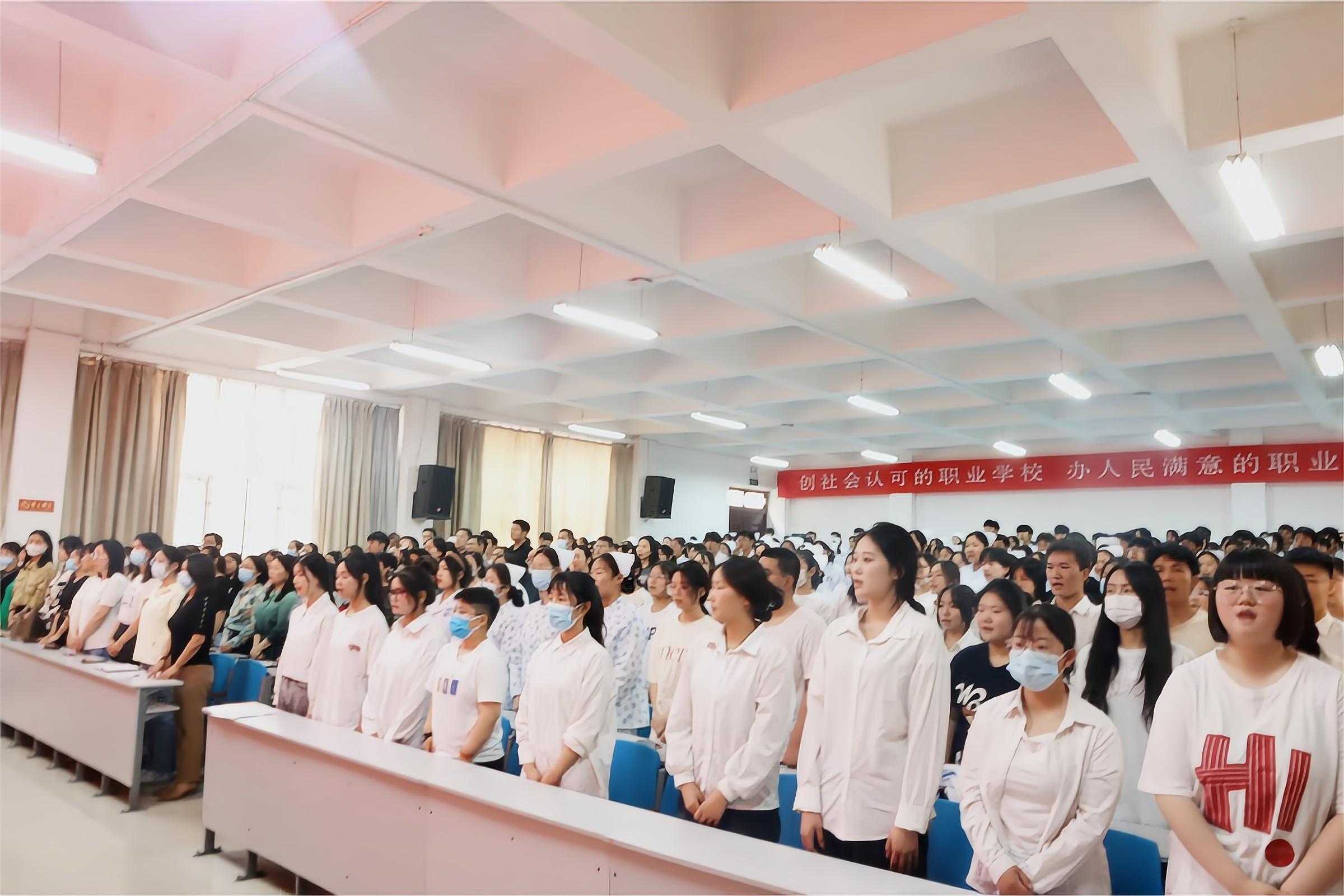 太阳成集团tyc122cc召开国家奖学金暨专项奖学金颁奖大会