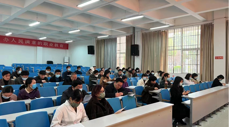 太阳成集团tyc122cc召开新学期共青团工作会议