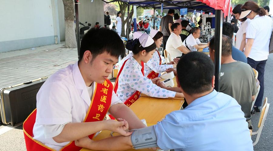 公司参加2024年平顶山市职业教育活动周启动仪式