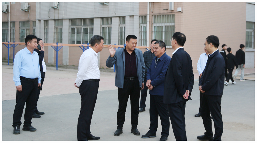 河南省教育厅一级巡视员陈垠亭、平顶山市市长李明俊莅临公司调研指导工作