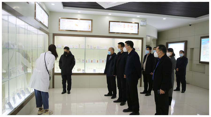 平顶山市卫东区常务副区长赵飞一行莅临公司调研 指导工作